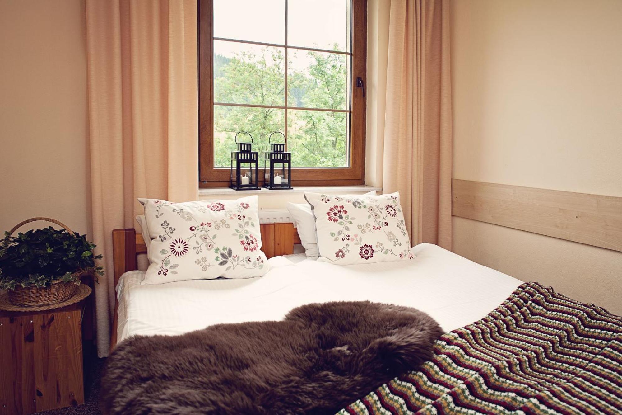Hotel Gorski Czarna Gora Stronie Slaskie Bilik gambar
