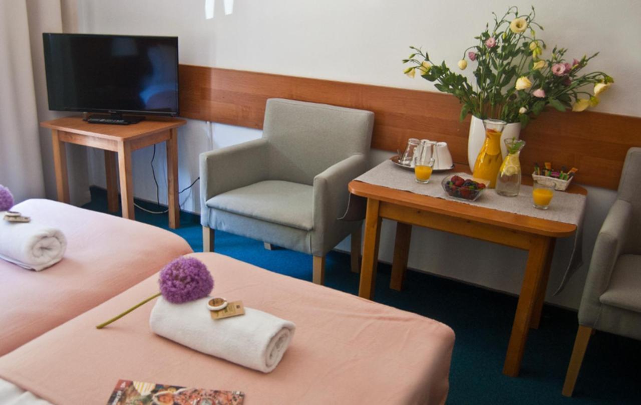 Hotel Gorski Czarna Gora Stronie Slaskie Luaran gambar